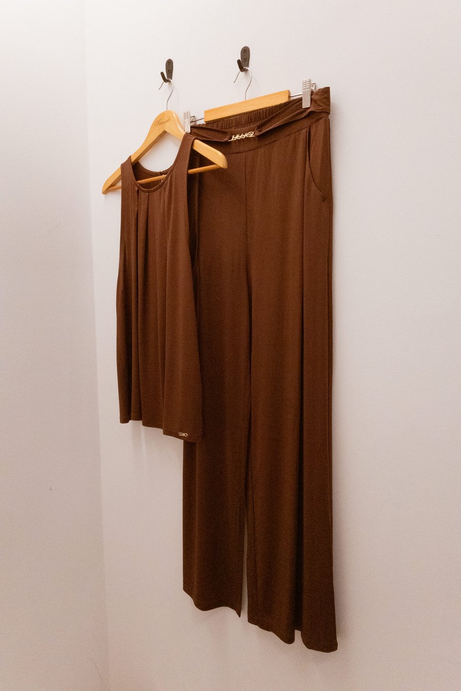 Liu Jo coordinato marrone top e pantaloni